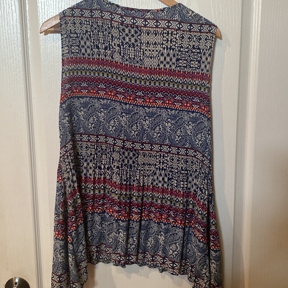 CATO Sz S  short sleeve handkerchief flare pleated bottom- could poss fit Sz M - Picture 6 of 6